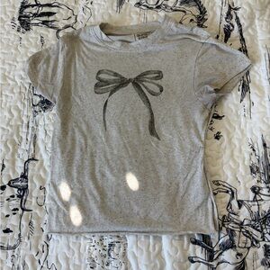 boutiques Grey Bow Graphic Tee